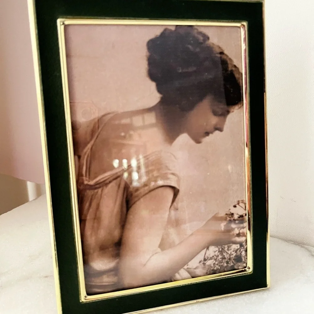 N/A elegant vintage